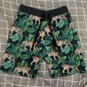 Graphic shorts
